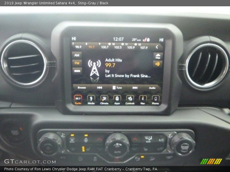 Sting-Gray / Black 2019 Jeep Wrangler Unlimited Sahara 4x4