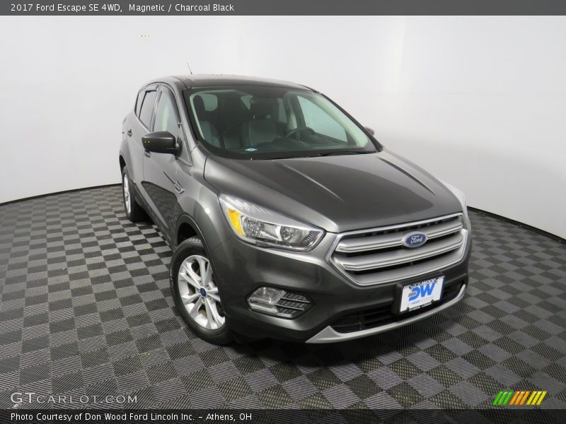 Magnetic / Charcoal Black 2017 Ford Escape SE 4WD