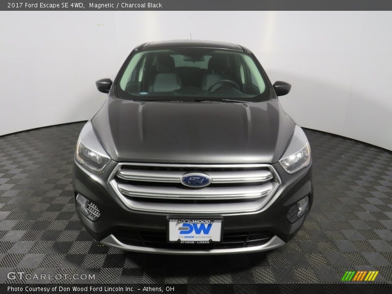 Magnetic / Charcoal Black 2017 Ford Escape SE 4WD