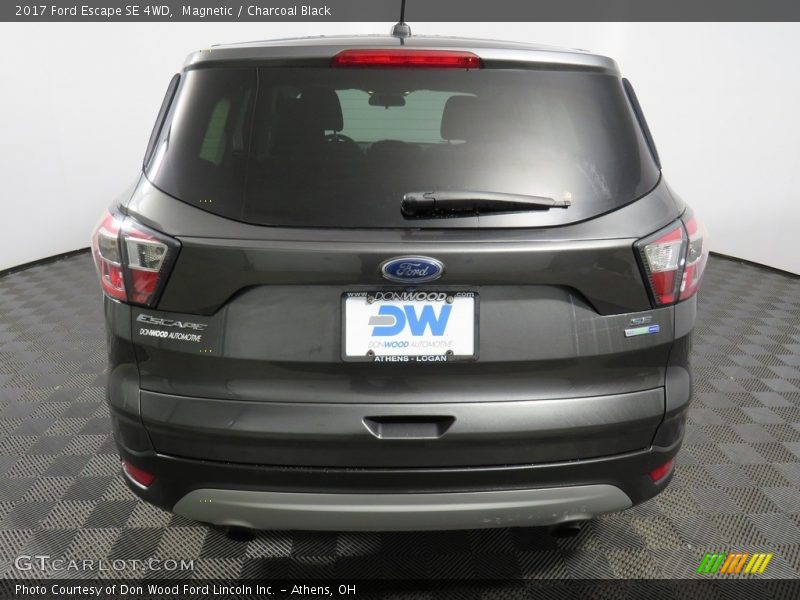 Magnetic / Charcoal Black 2017 Ford Escape SE 4WD