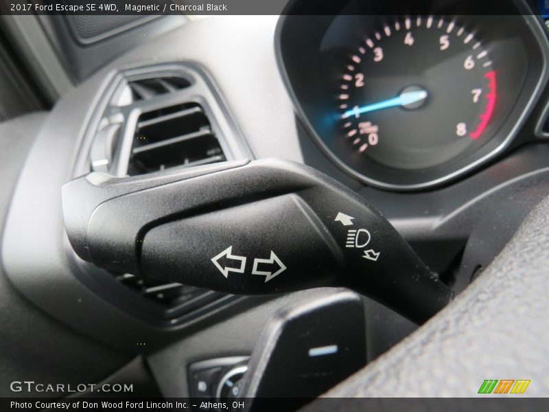 Magnetic / Charcoal Black 2017 Ford Escape SE 4WD