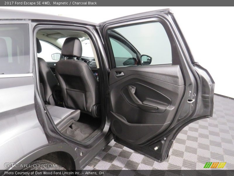 Magnetic / Charcoal Black 2017 Ford Escape SE 4WD