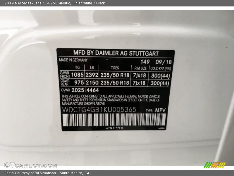 Polar White / Black 2019 Mercedes-Benz GLA 250 4Matic