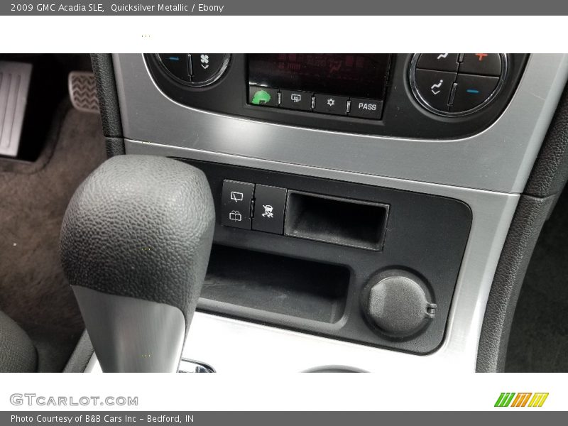 Quicksilver Metallic / Ebony 2009 GMC Acadia SLE