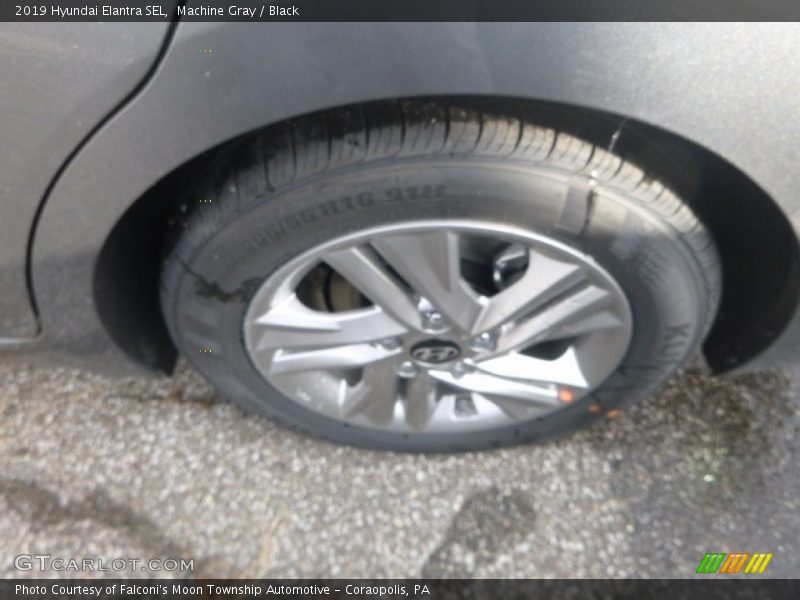 Machine Gray / Black 2019 Hyundai Elantra SEL