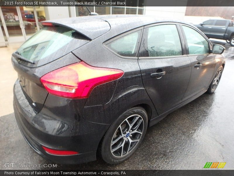 Tuxedo Black Metallic / Charcoal Black 2015 Ford Focus SE Hatchback