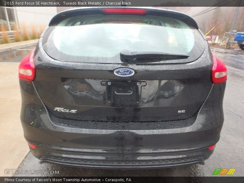 Tuxedo Black Metallic / Charcoal Black 2015 Ford Focus SE Hatchback