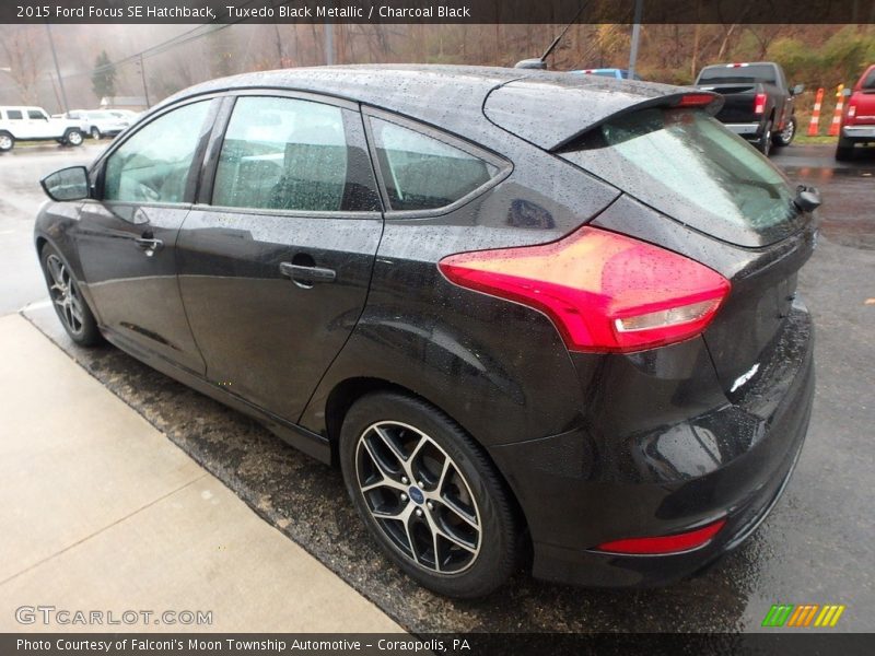 Tuxedo Black Metallic / Charcoal Black 2015 Ford Focus SE Hatchback