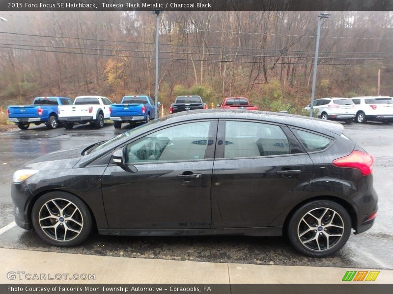 Tuxedo Black Metallic / Charcoal Black 2015 Ford Focus SE Hatchback