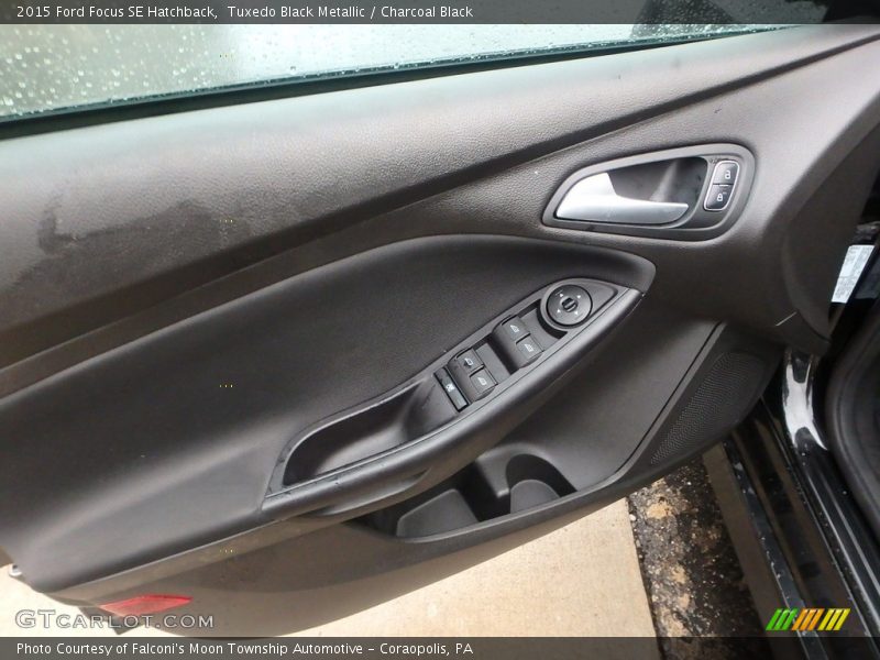 Tuxedo Black Metallic / Charcoal Black 2015 Ford Focus SE Hatchback