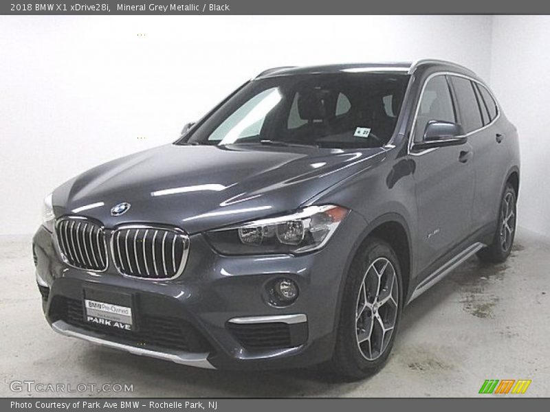 Mineral Grey Metallic / Black 2018 BMW X1 xDrive28i
