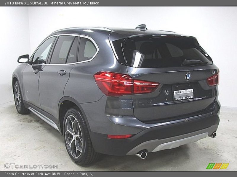 Mineral Grey Metallic / Black 2018 BMW X1 xDrive28i