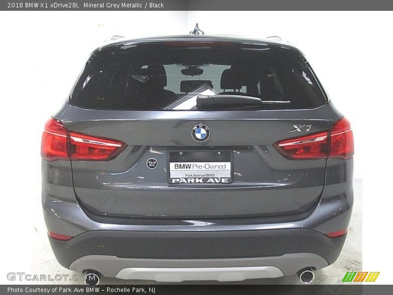 Mineral Grey Metallic / Black 2018 BMW X1 xDrive28i
