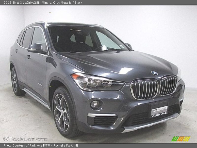 Mineral Grey Metallic / Black 2018 BMW X1 xDrive28i