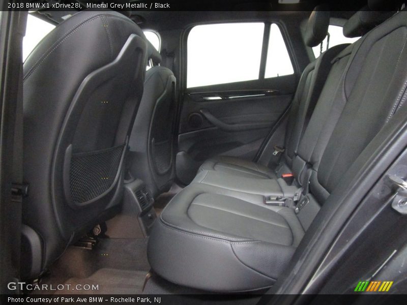 Mineral Grey Metallic / Black 2018 BMW X1 xDrive28i