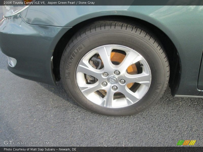 Aspen Green Pearl / Stone Gray 2006 Toyota Camry XLE V6