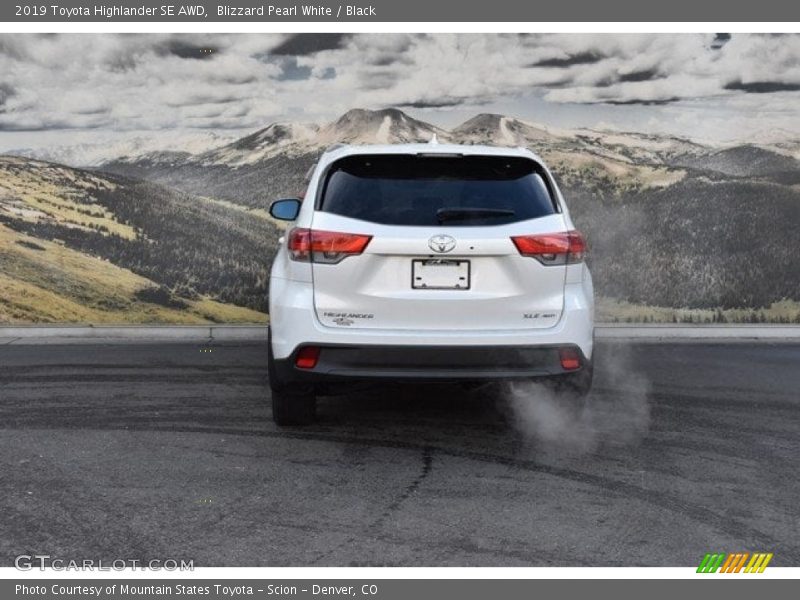 Blizzard Pearl White / Black 2019 Toyota Highlander SE AWD