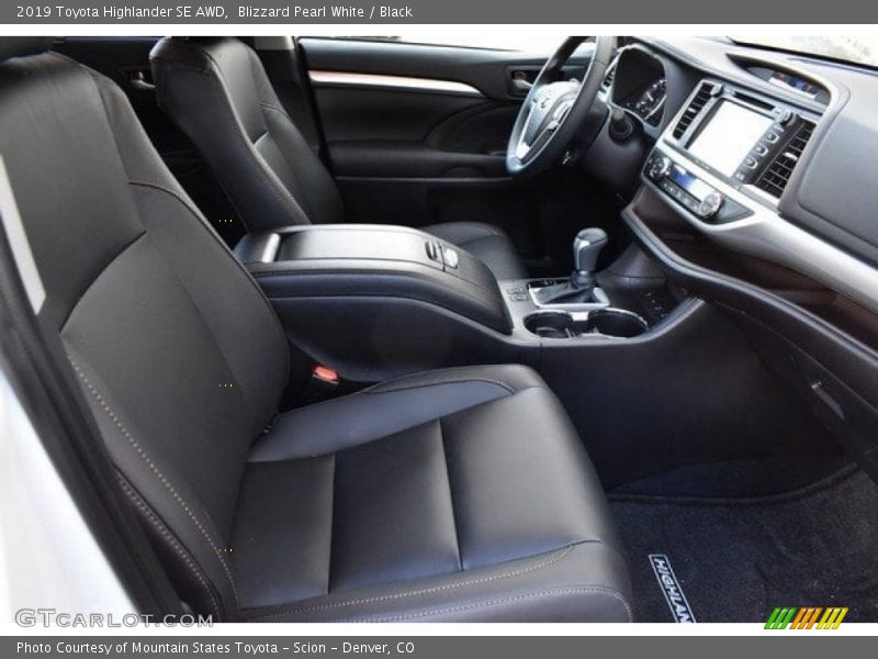 Blizzard Pearl White / Black 2019 Toyota Highlander SE AWD