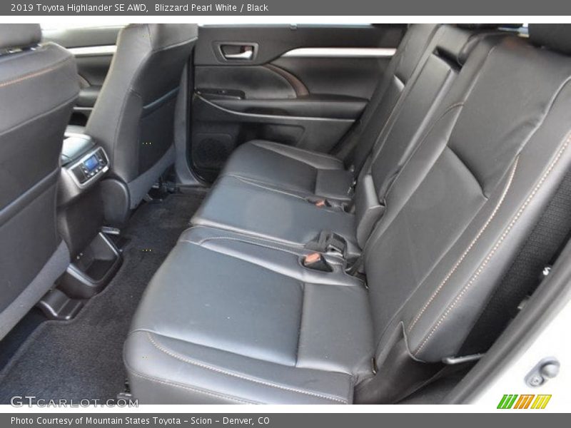 Blizzard Pearl White / Black 2019 Toyota Highlander SE AWD
