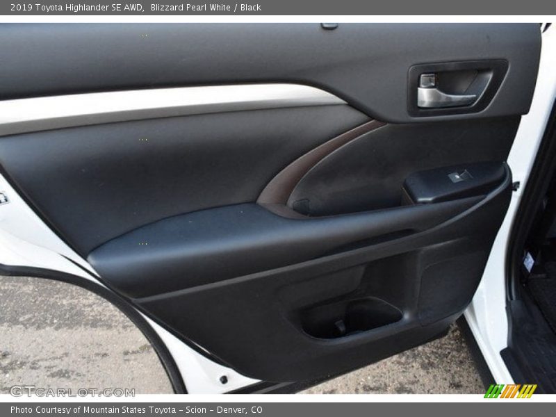 Blizzard Pearl White / Black 2019 Toyota Highlander SE AWD