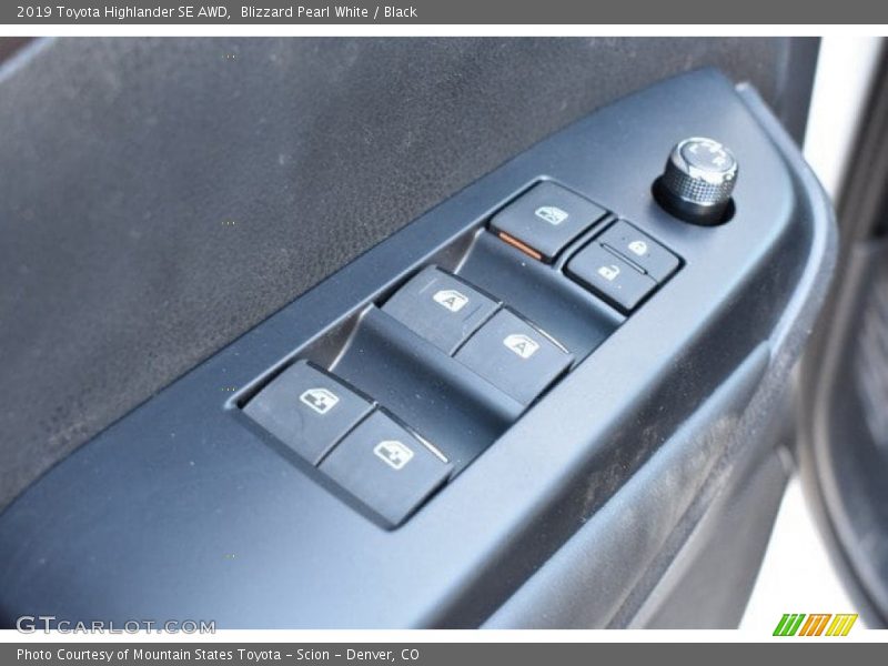 Blizzard Pearl White / Black 2019 Toyota Highlander SE AWD
