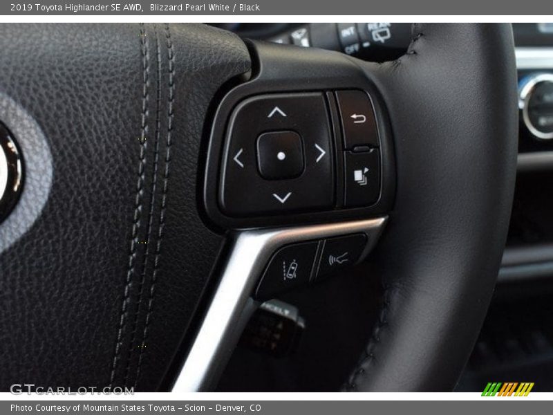Blizzard Pearl White / Black 2019 Toyota Highlander SE AWD