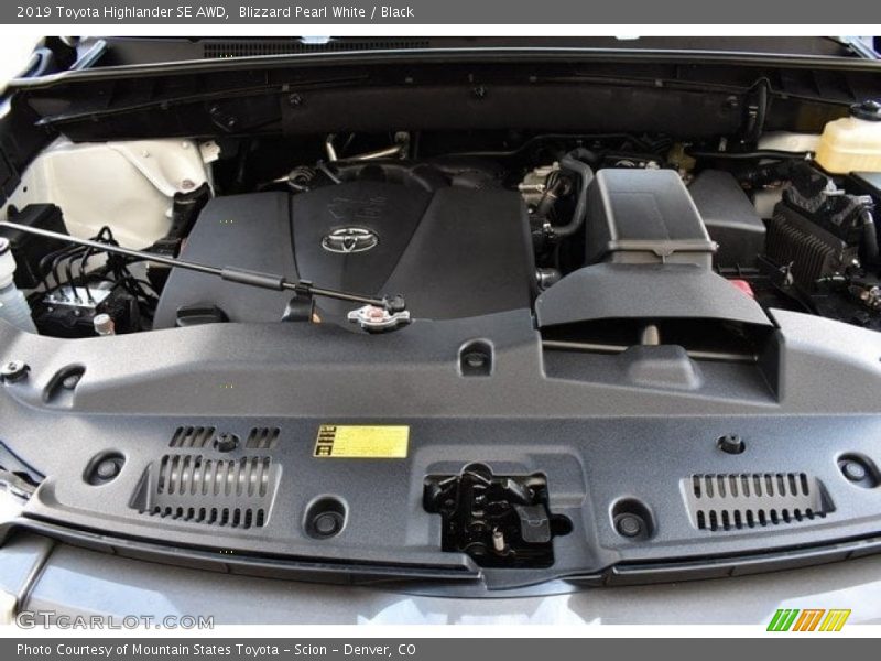 Blizzard Pearl White / Black 2019 Toyota Highlander SE AWD
