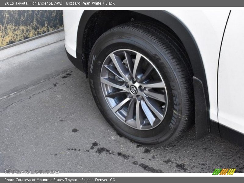 Blizzard Pearl White / Black 2019 Toyota Highlander SE AWD