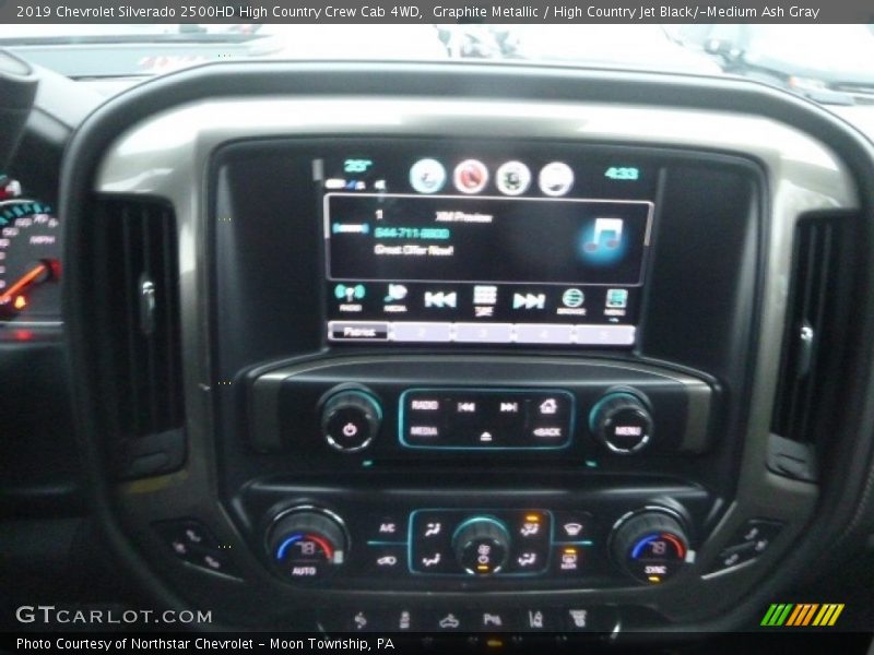 Graphite Metallic / High Country Jet Black/­Medium Ash Gray 2019 Chevrolet Silverado 2500HD High Country Crew Cab 4WD
