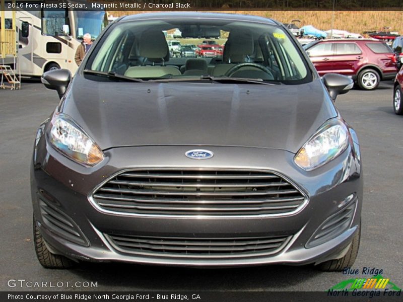 Magnetic Metallic / Charcoal Black 2016 Ford Fiesta SE Sedan