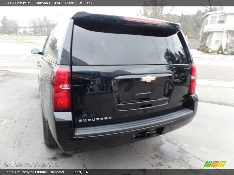 Black / Jet Black 2019 Chevrolet Suburban LS 4WD