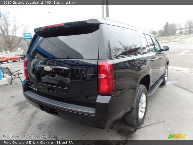 Black / Jet Black 2019 Chevrolet Suburban LS 4WD