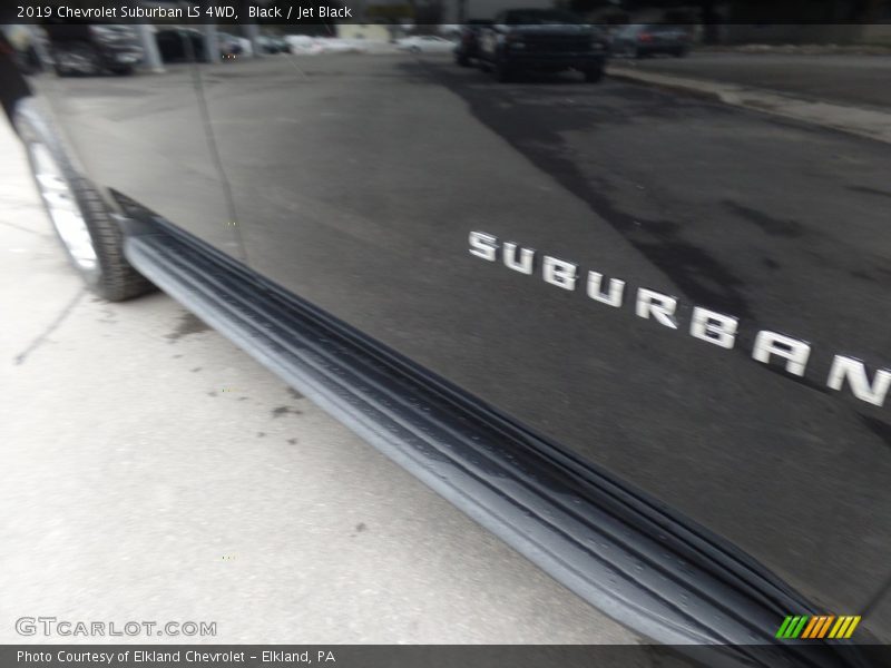Black / Jet Black 2019 Chevrolet Suburban LS 4WD