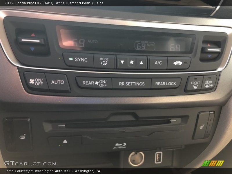 White Diamond Pearl / Beige 2019 Honda Pilot EX-L AWD