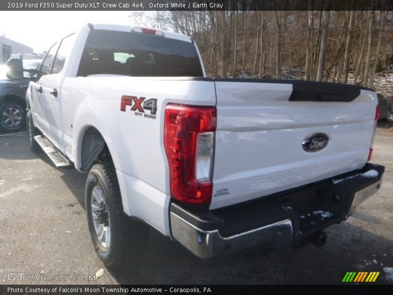 Oxford White / Earth Gray 2019 Ford F350 Super Duty XLT Crew Cab 4x4