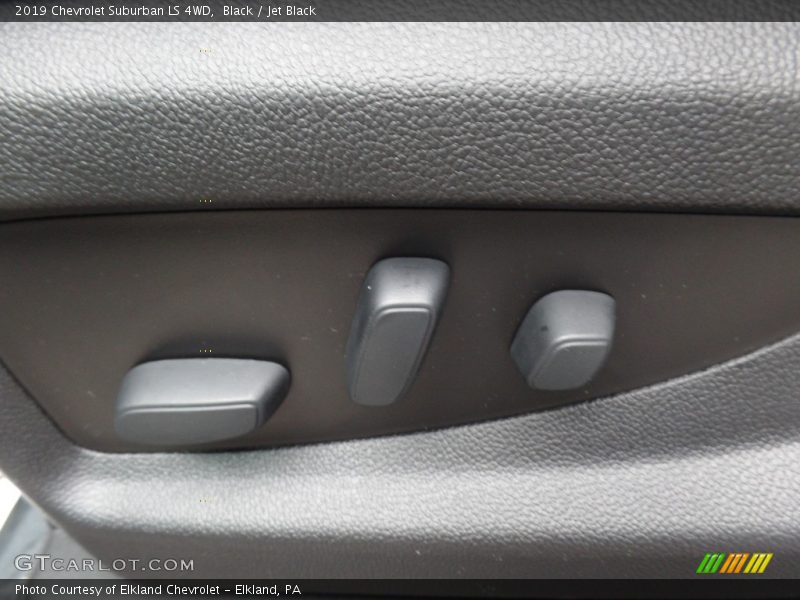 Black / Jet Black 2019 Chevrolet Suburban LS 4WD