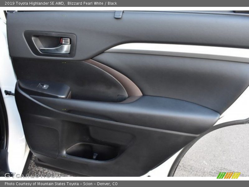 Blizzard Pearl White / Black 2019 Toyota Highlander SE AWD