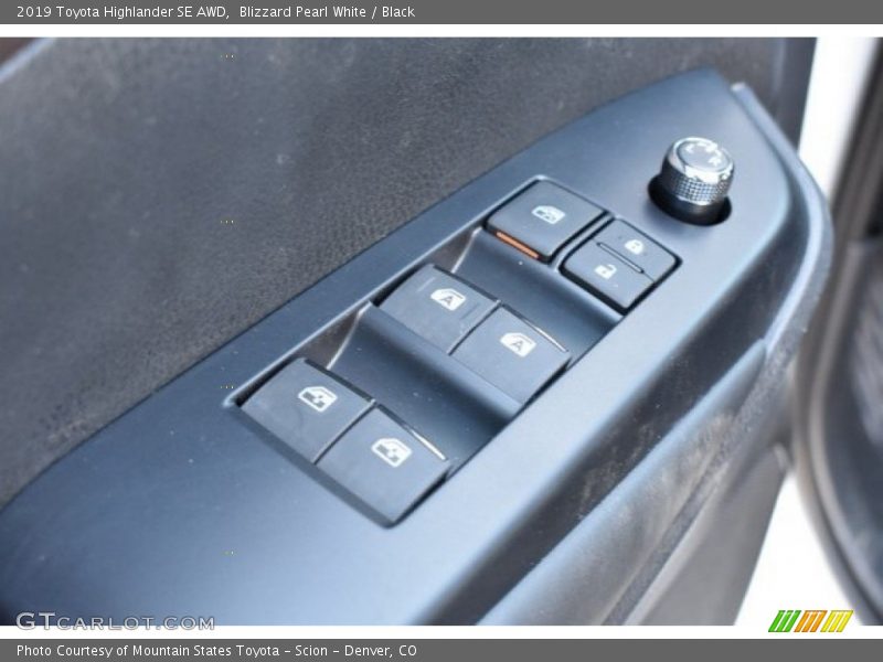 Blizzard Pearl White / Black 2019 Toyota Highlander SE AWD
