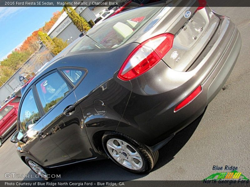 Magnetic Metallic / Charcoal Black 2016 Ford Fiesta SE Sedan