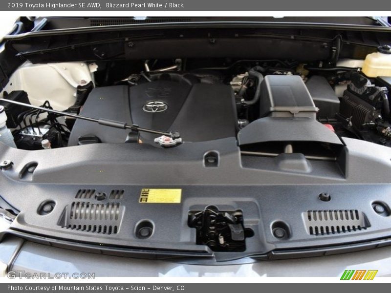 Blizzard Pearl White / Black 2019 Toyota Highlander SE AWD