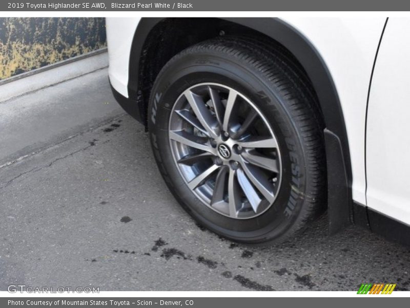 Blizzard Pearl White / Black 2019 Toyota Highlander SE AWD