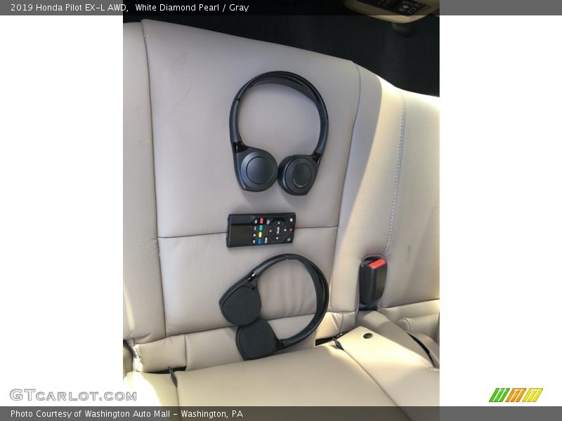 White Diamond Pearl / Gray 2019 Honda Pilot EX-L AWD
