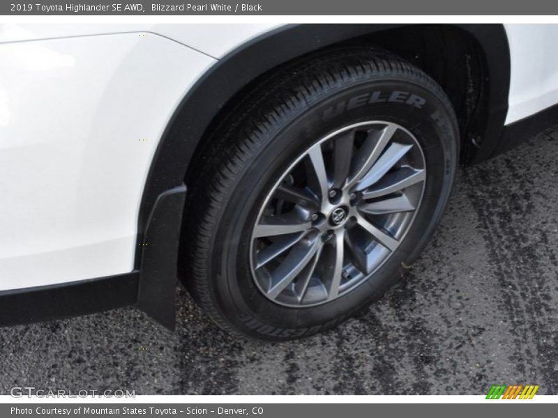 Blizzard Pearl White / Black 2019 Toyota Highlander SE AWD
