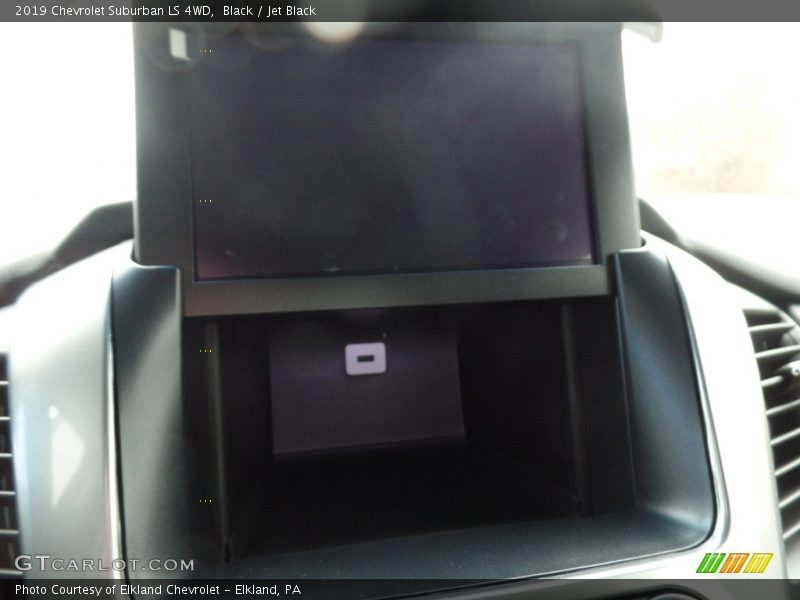 Black / Jet Black 2019 Chevrolet Suburban LS 4WD