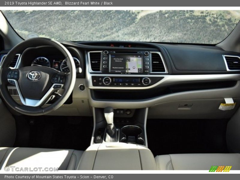 Blizzard Pearl White / Black 2019 Toyota Highlander SE AWD