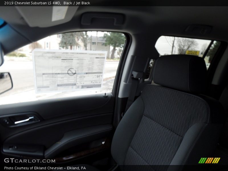 Black / Jet Black 2019 Chevrolet Suburban LS 4WD
