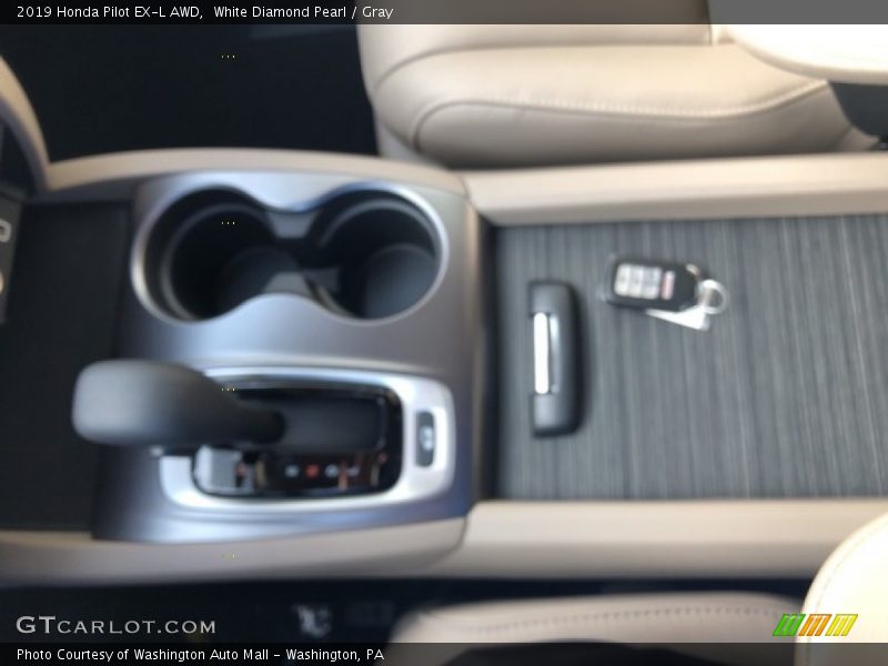 White Diamond Pearl / Gray 2019 Honda Pilot EX-L AWD