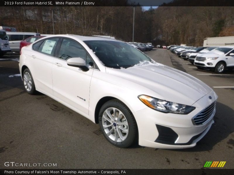 Front 3/4 View of 2019 Fusion Hybrid SE