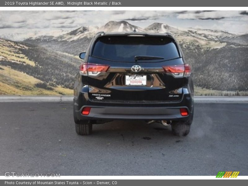 Midnight Black Metallic / Black 2019 Toyota Highlander SE AWD
