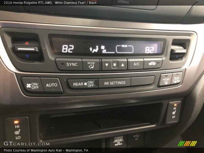 Controls of 2019 Ridgeline RTL AWD